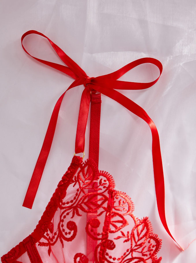 Jasmina™ | Romanticismul corporal și sfârșitul luxului