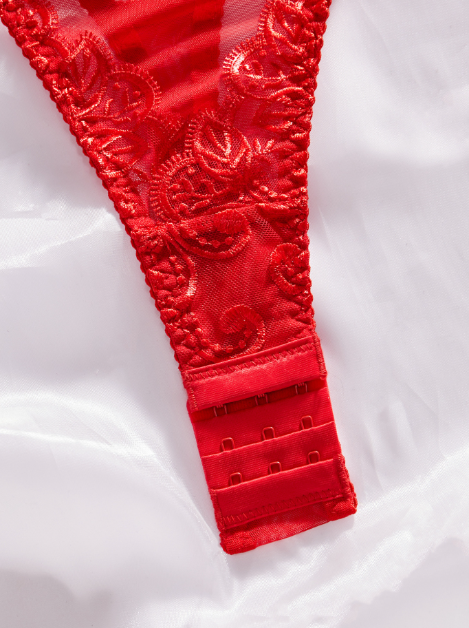 Jasmina™ | Romanticismul corporal și sfârșitul luxului